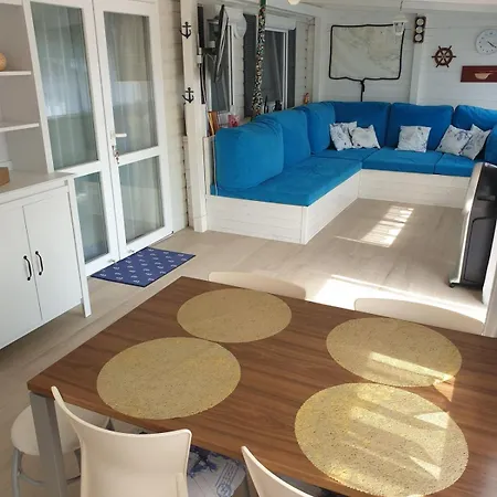Appartamento Apartmánový Dom Pri Pláži Vodice